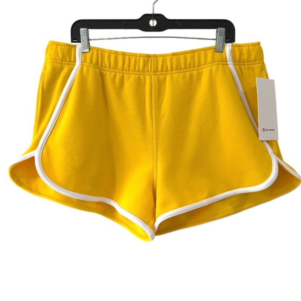 Lululemon women’s Scuba MR Oversized Short XL Maize yellow white fleece 3” NWT